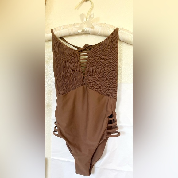 Tori Praver - Brown - One Piece Bathing Suit! Super Cute! - Picture 3 of 7